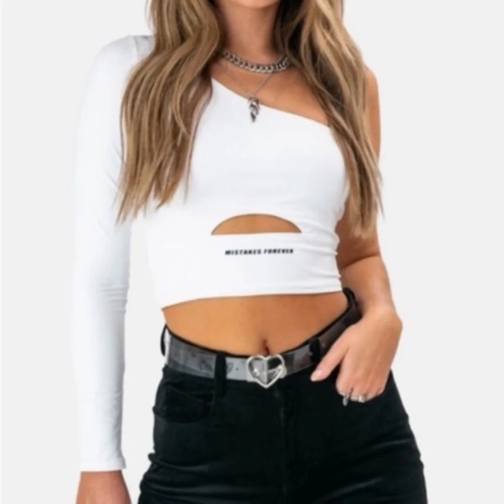 Adika large asymmetrical off the shoulder white top